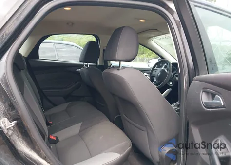 2013 Ford Focus Se z USA, uszkodzony, nr VIN 1FADP3K23DL311493